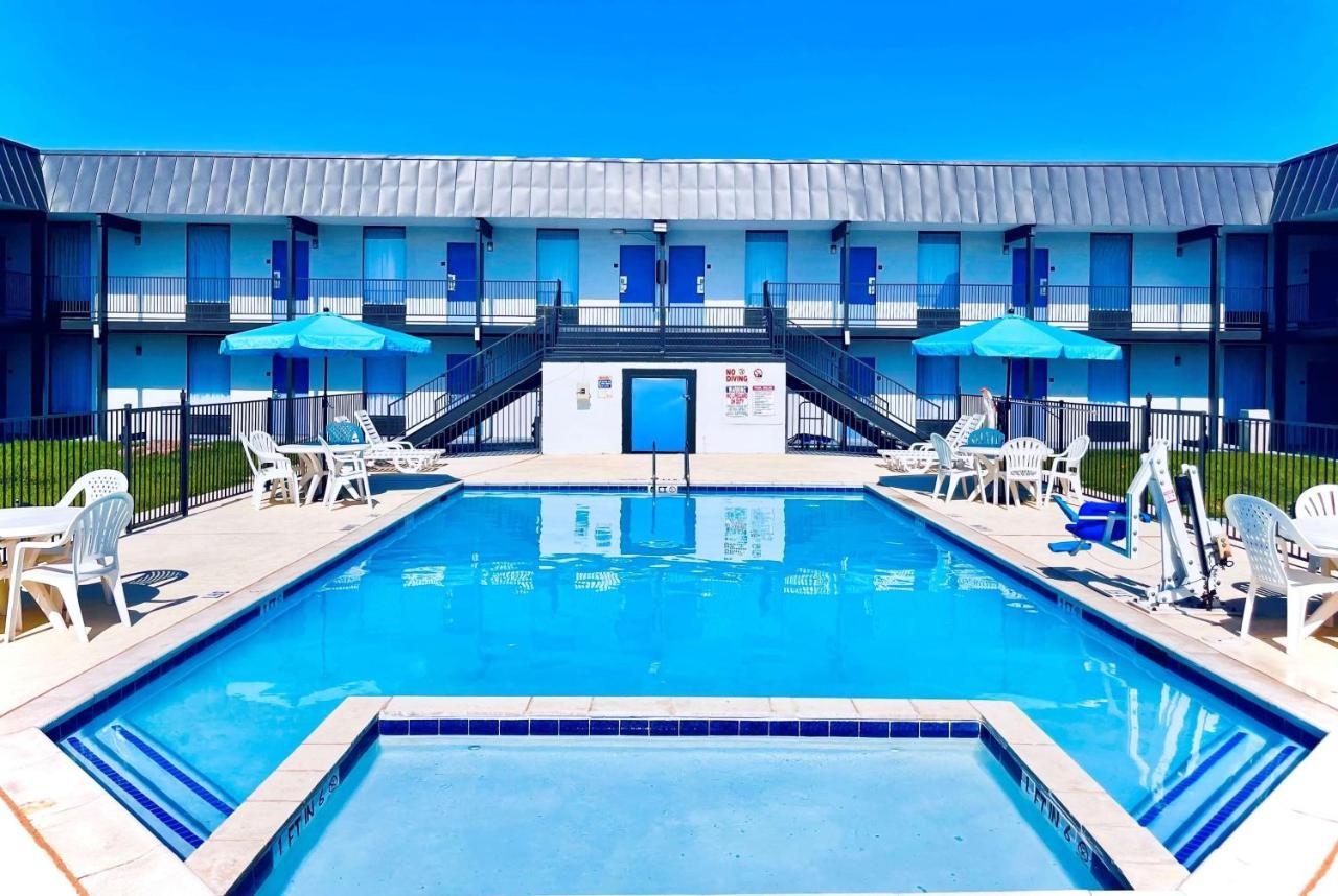 Days Inn By Wyndham Burleson Ft. Worth Exteriör bild